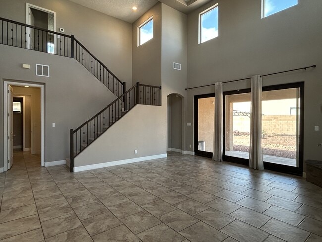 Building Photo - 7115 Vista Terraza Dr NW