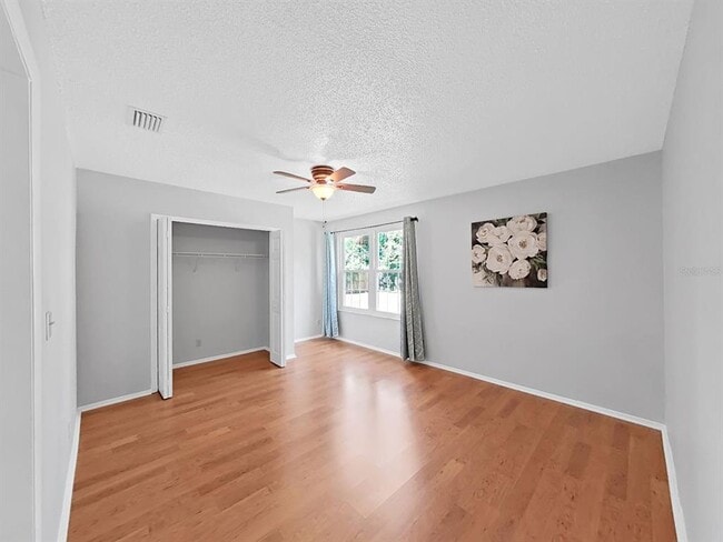 Building Photo - 878 Rustic Oaks Dr