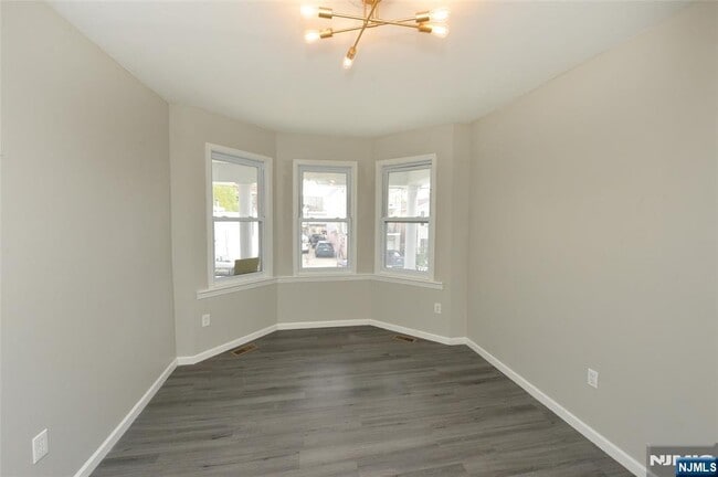 Building Photo - 23 Bayview Ave