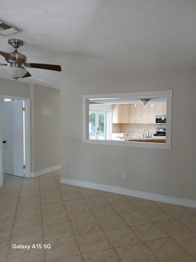 Building Photo - 17131 SW 85th Ave