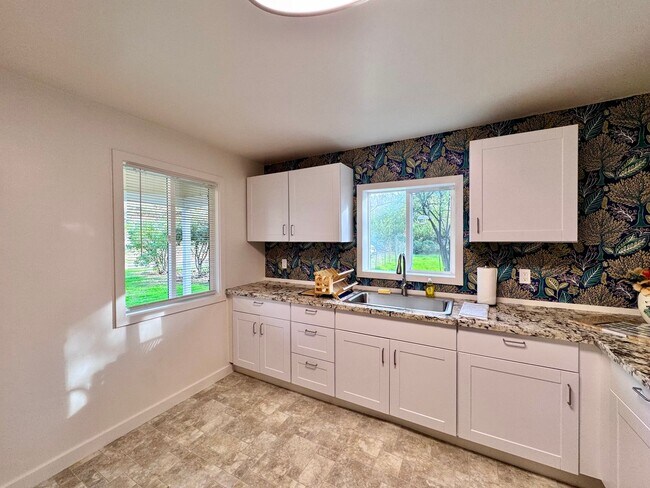 Building Photo - 148