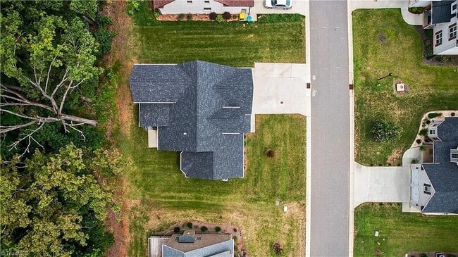 Building Photo - ****** $200 OFF FIRST FULL MONTH OF RENT!! ******