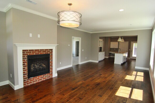 Building Photo - Beautiful Home in Walden Park