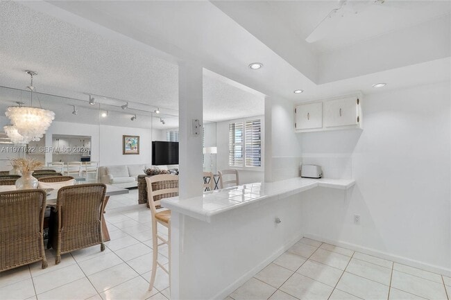 Building Photo - 9273 Collins Ave