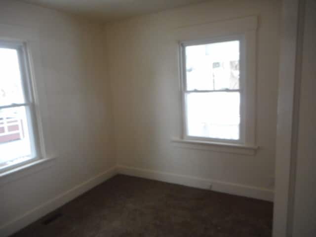 Building Photo - 2 BR House Near Lakeside Park