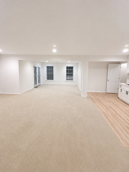 Building Photo - 7412 Pensacola Pl
