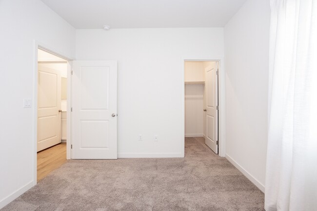 Building Photo - 911 Hartlepool Ave