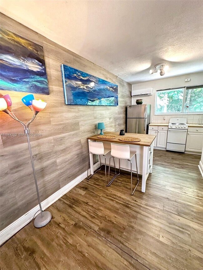 Building Photo - 3071 SW 27th Ave