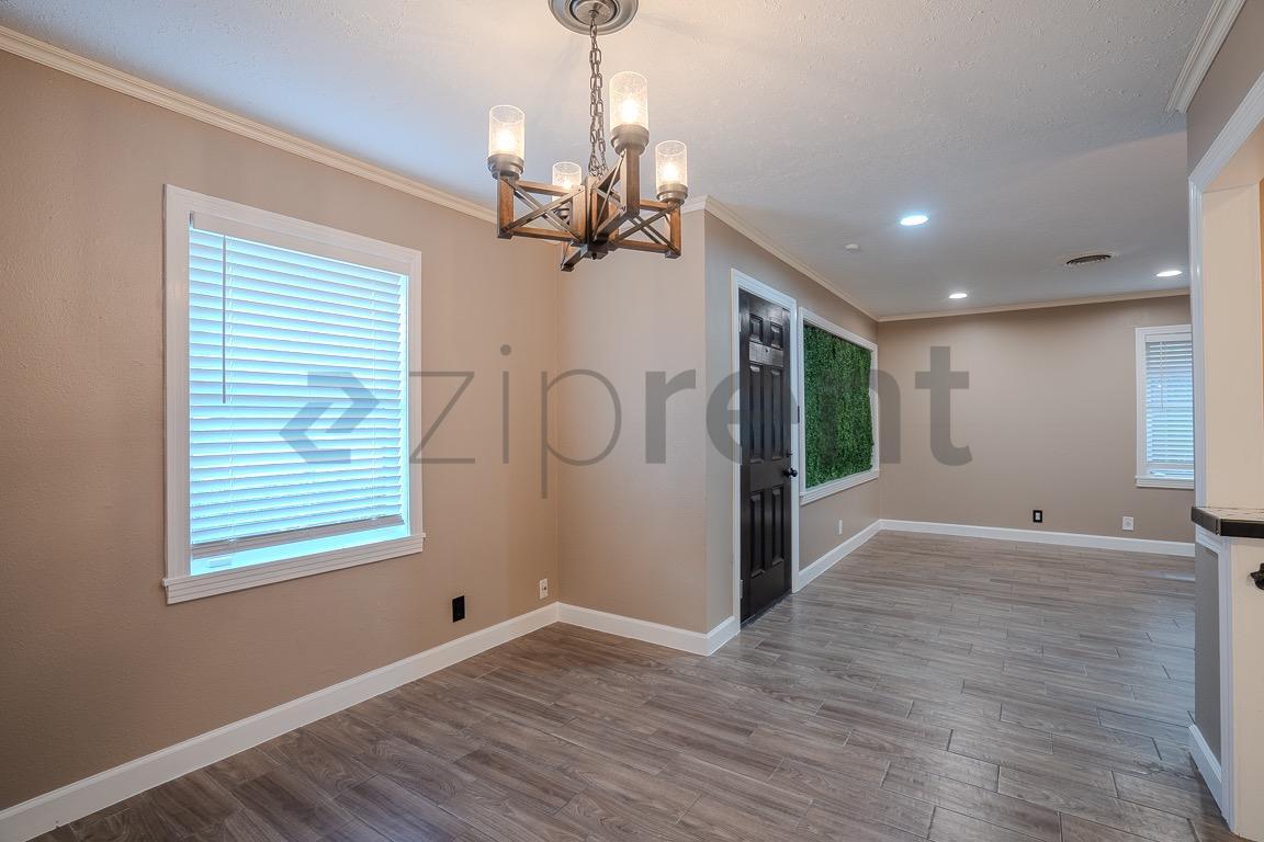 Building Photo - Unit