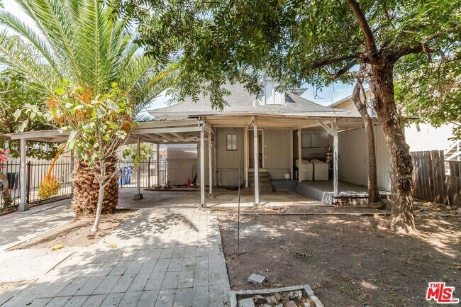 Building Photo - 1228 Fedora St