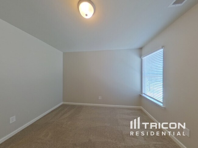 Building Photo - 683 Ragan Ct