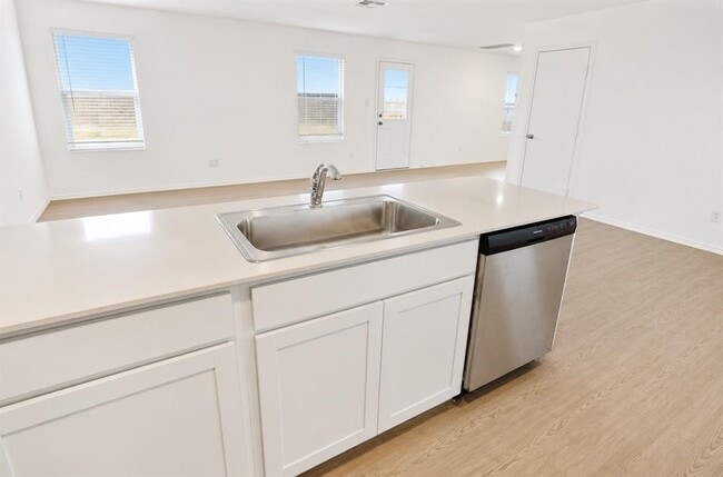Building Photo - 397 Keefer