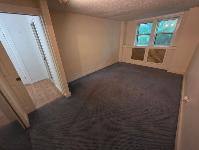 Building Photo - Charming 3 Bedroom Apartment in Millbrook, NY - *ALL UTILITIES INCLUDED