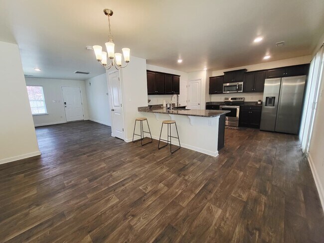 Building Photo - 597 Bloomover St