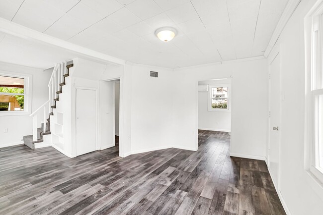 Building Photo - Coming Soon! Charming Cape Cod Near Coloni...