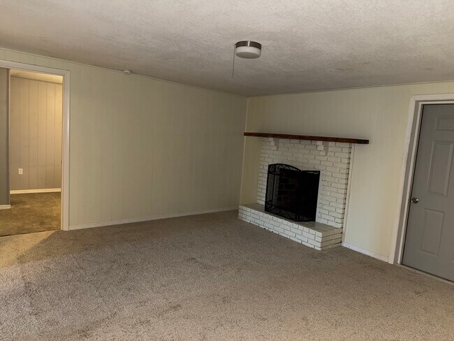 Building Photo - 6115 7th Ave