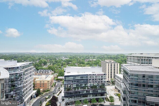 Building Photo - 851 N Glebe Rd