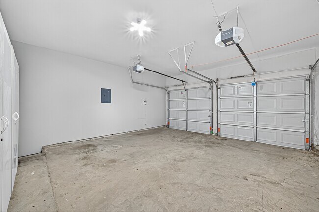 Building Photo - 18407 Maple Mill Dr