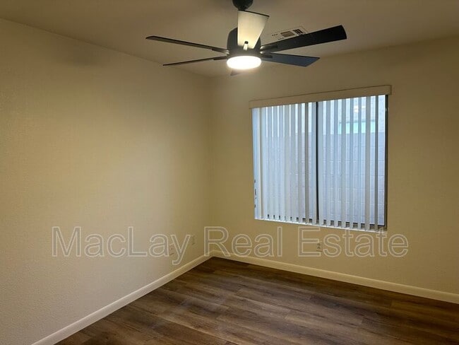 Building Photo - 334 N Duffy Way