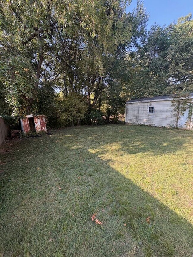 Building Photo - 2 Bedroom / 1 bathroom House in Peoria, IL