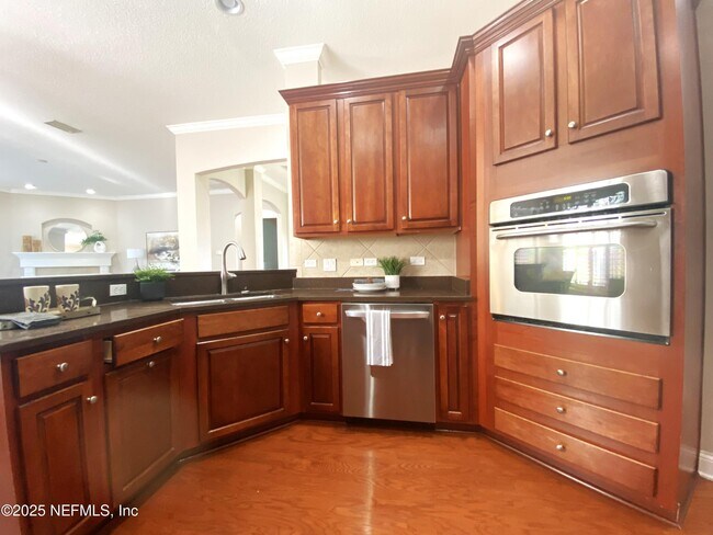 Building Photo - 1840 Rear Admiral Ln