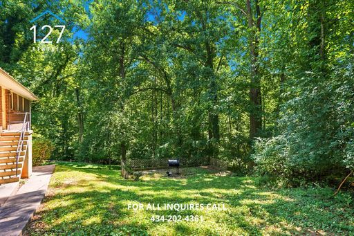 Building Photo - Charming 2 Bed/1 Bath Property in Quiet Neighborhood