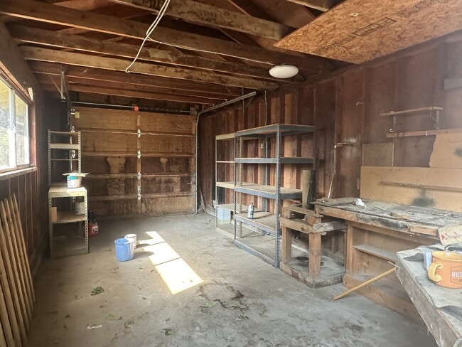 Building Photo - 7951 Maple Ave SE