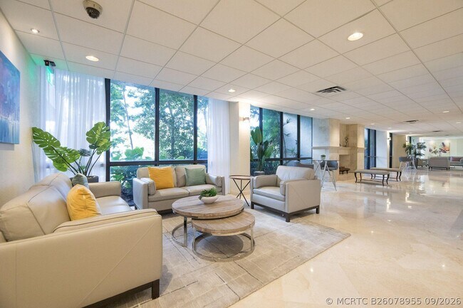Building Photo - 4900 N Ocean Blvd