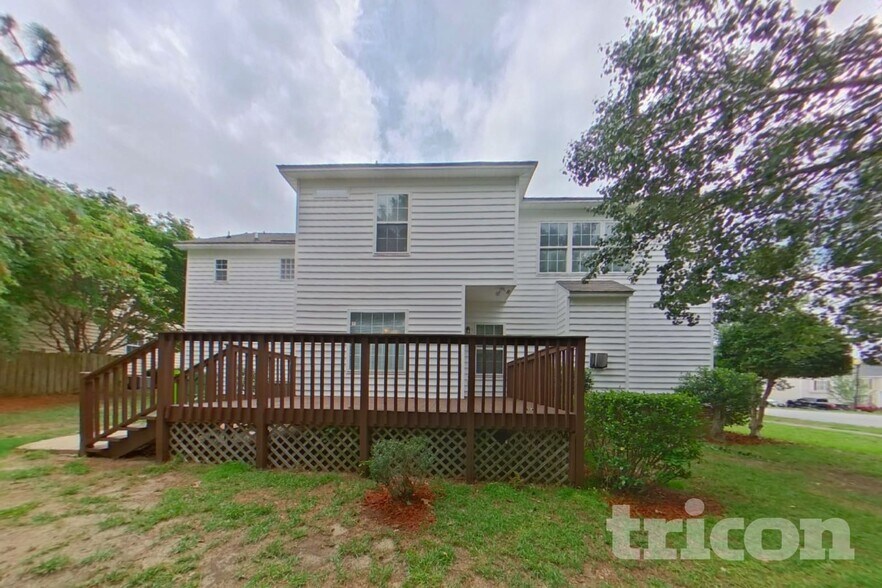 Building Photo - 201 Clearmeadow Dr
