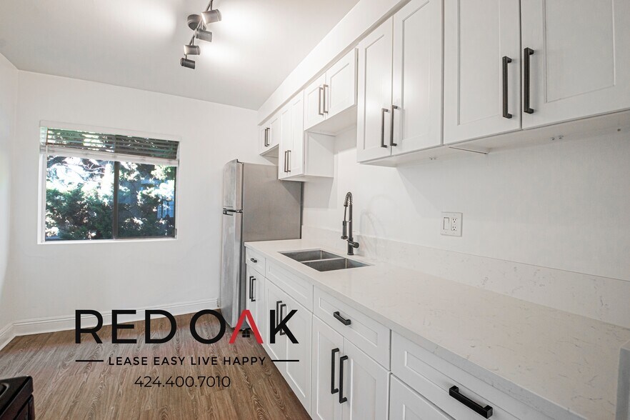 Building Photo - 12520 Lakewood Blvd