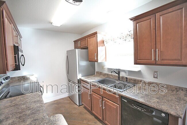 Building Photo - 8140 N 107th Ave