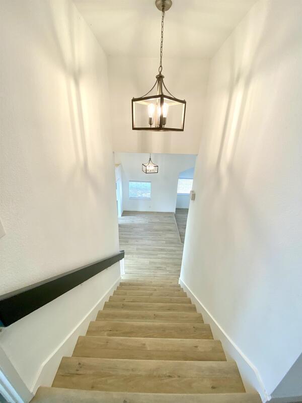 Building Photo - 1847 Lotus Ct