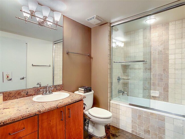 Building Photo - 10 N Summerlin Ave