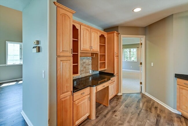 Building Photo - Beautifully updated 4 bedroom home in Southbridge, Waunakee