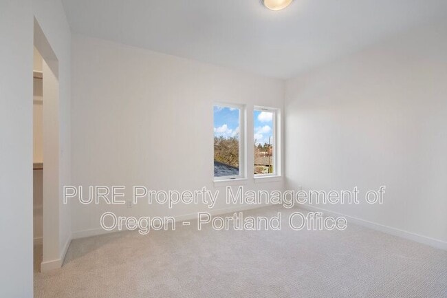 Building Photo - 725 SE 78th Ave