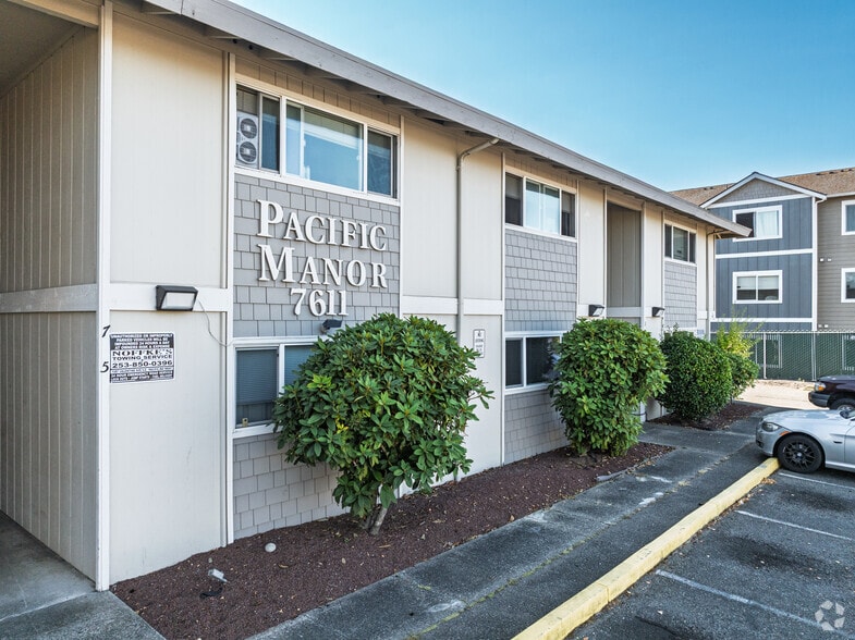 Building Photo - Pacific Manor Apartments