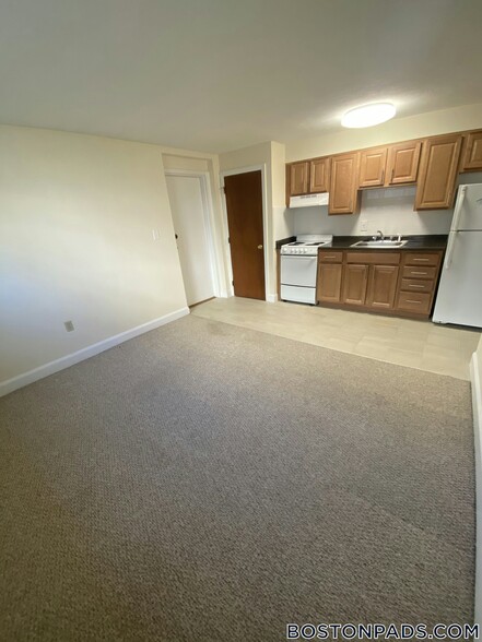 Building Photo - 12 Brattle Dr