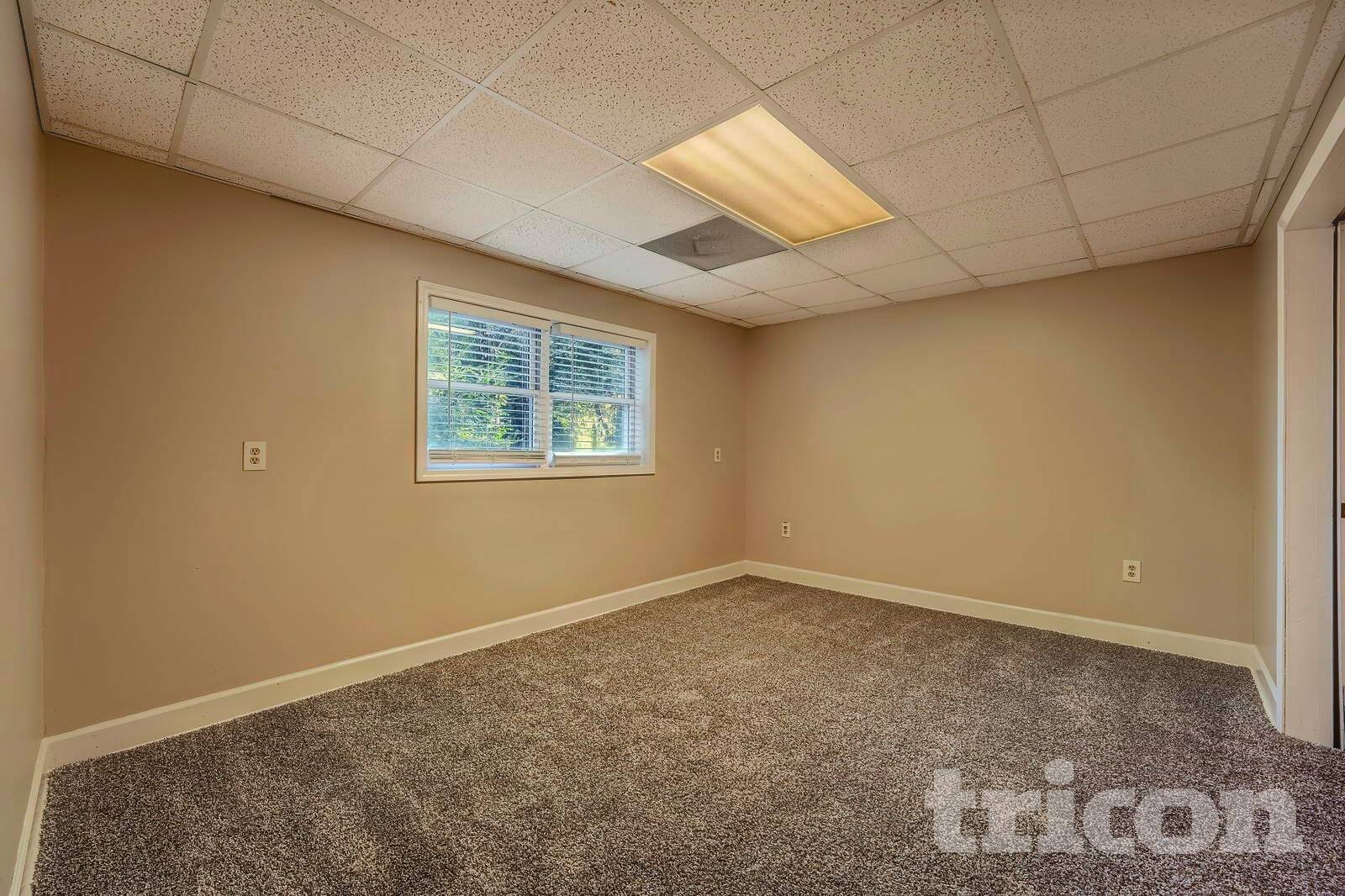 Building Photo - 2590 Mountain Brook Rd