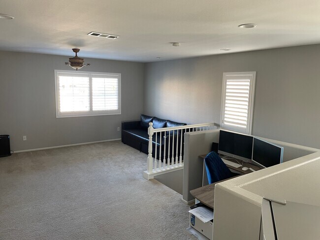 Building Photo - 10950 Mayberry St