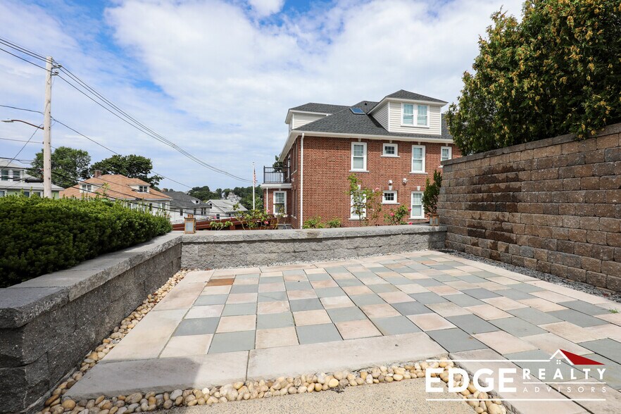 Building Photo - 66 Breck Ave