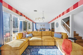 Building Photo - 12 Apple Tree Way