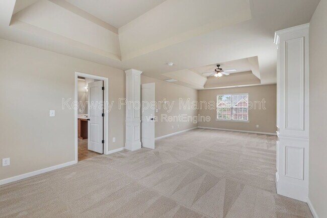 Building Photo - 6017 Reynolds Cir