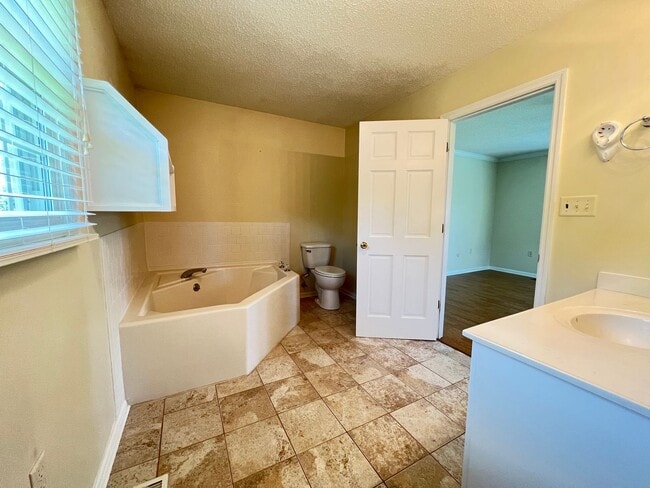 Building Photo - The Lifestyle You Deserve.