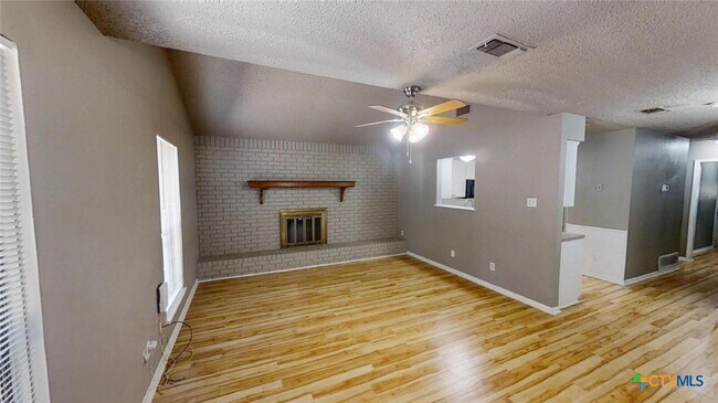 Building Photo - 519 Myra Lou Ave