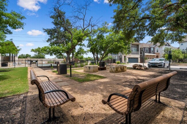Building Photo - 13615 Terrett Trce