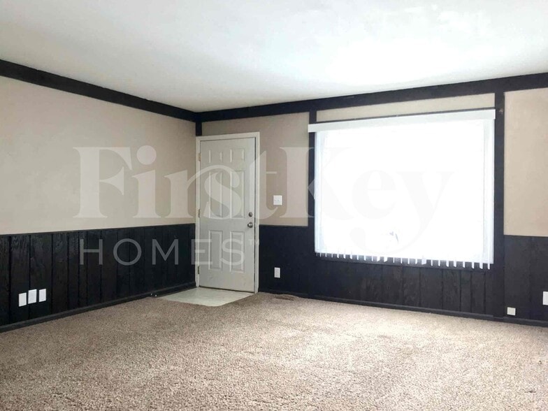 Building Photo - 3520 Wellington Ave