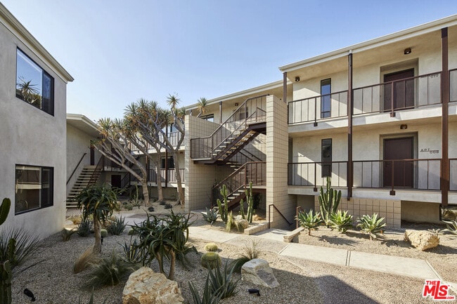 Building Photo - 12425 Texas Ave