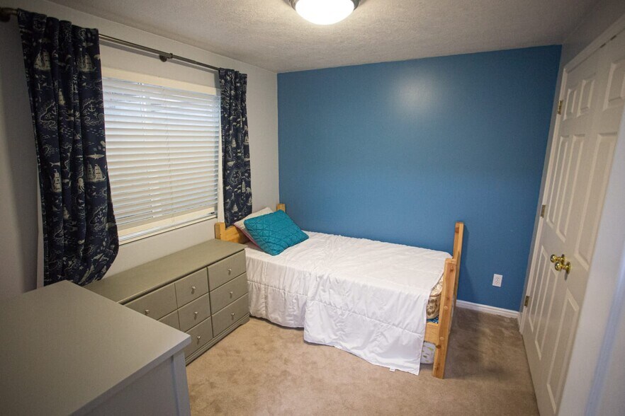 Building Photo - 1599 S Main St