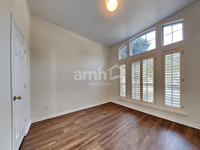 Building Photo - 2814 Cheshire Way