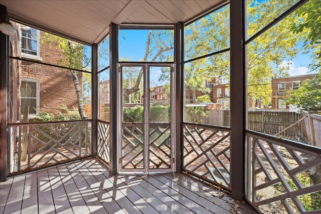 Building Photo - 6114 Waterman Blvd